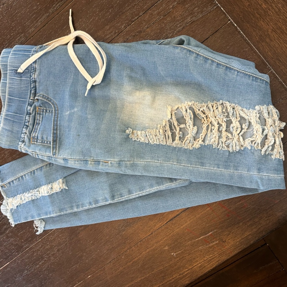 Jeans - Picture 2 of 11